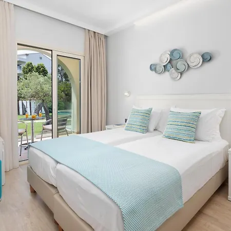 Delfinia Hotell
