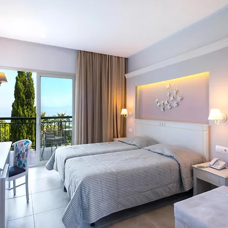 Delfinia Hotell