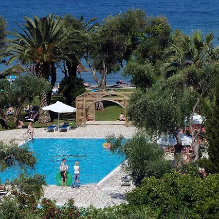 Delfinia ホテル 4*