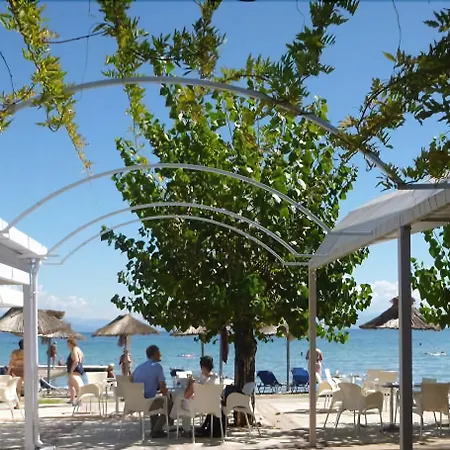 Delfinia ホテル 4*