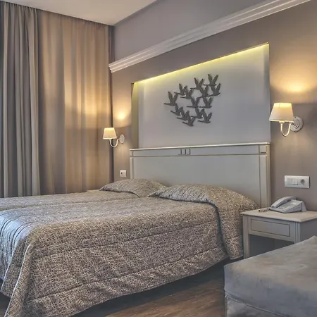 Hotel Delfinia