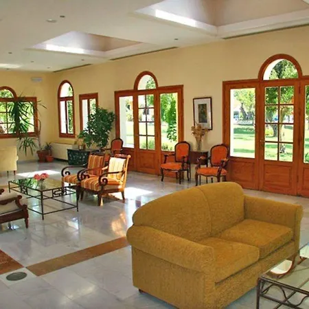 Delfinia 4*