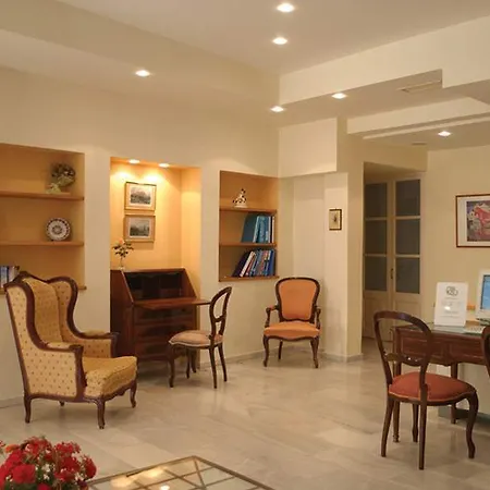 Delfinia فندق