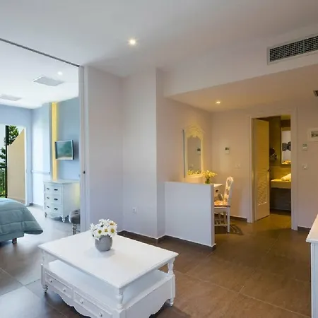Hotel Delfinia
