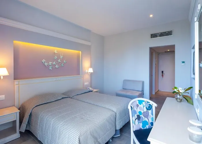 Delfinia Hotel Moraḯtika