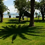 Delfinia Hotell