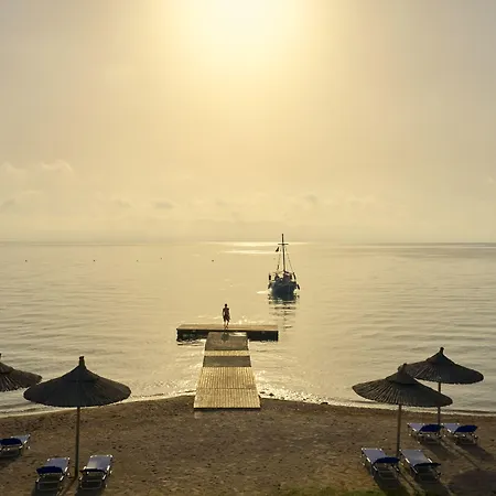 Delfinia Отель 4*