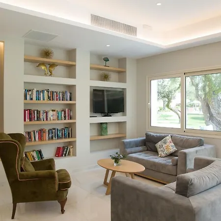 Отель Delfinia Мораитика